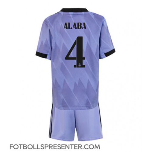 Real Madrid David Alaba #4 Bortatröja Barn 2022-23 Kortärmad (+ korta byxor)